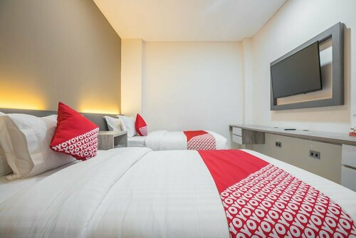 Гостиница Oyo 1487 Residence Khoe в Джакарте