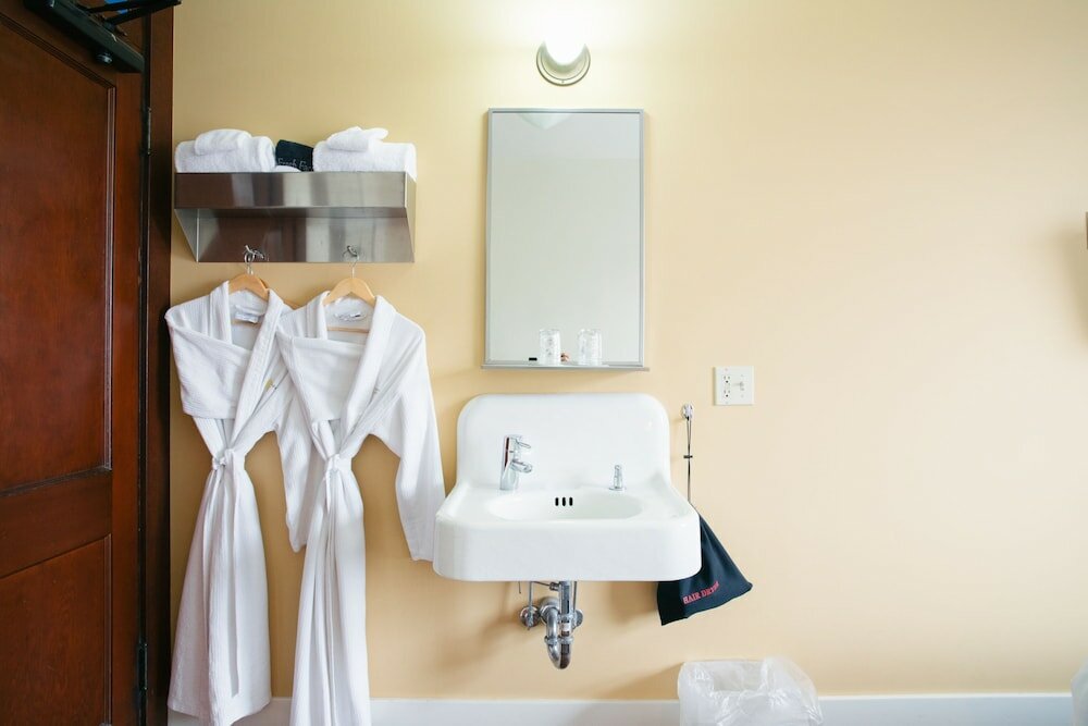 Фото Selina Commodore Astoria