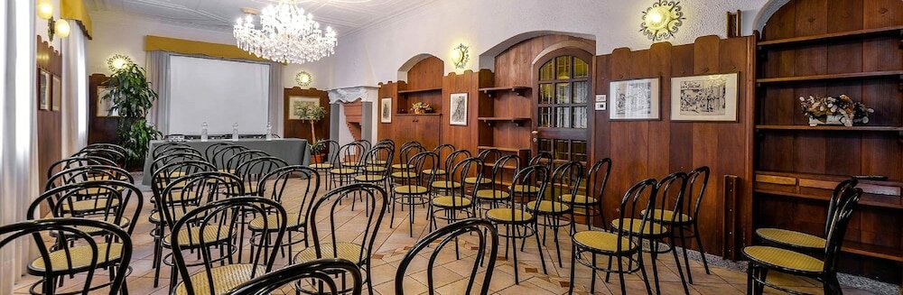 Фото Don Abbondio