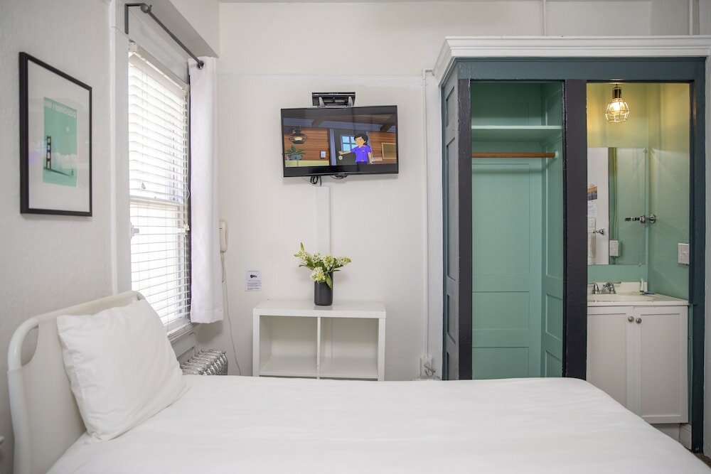 Фото Edwardian Hotel