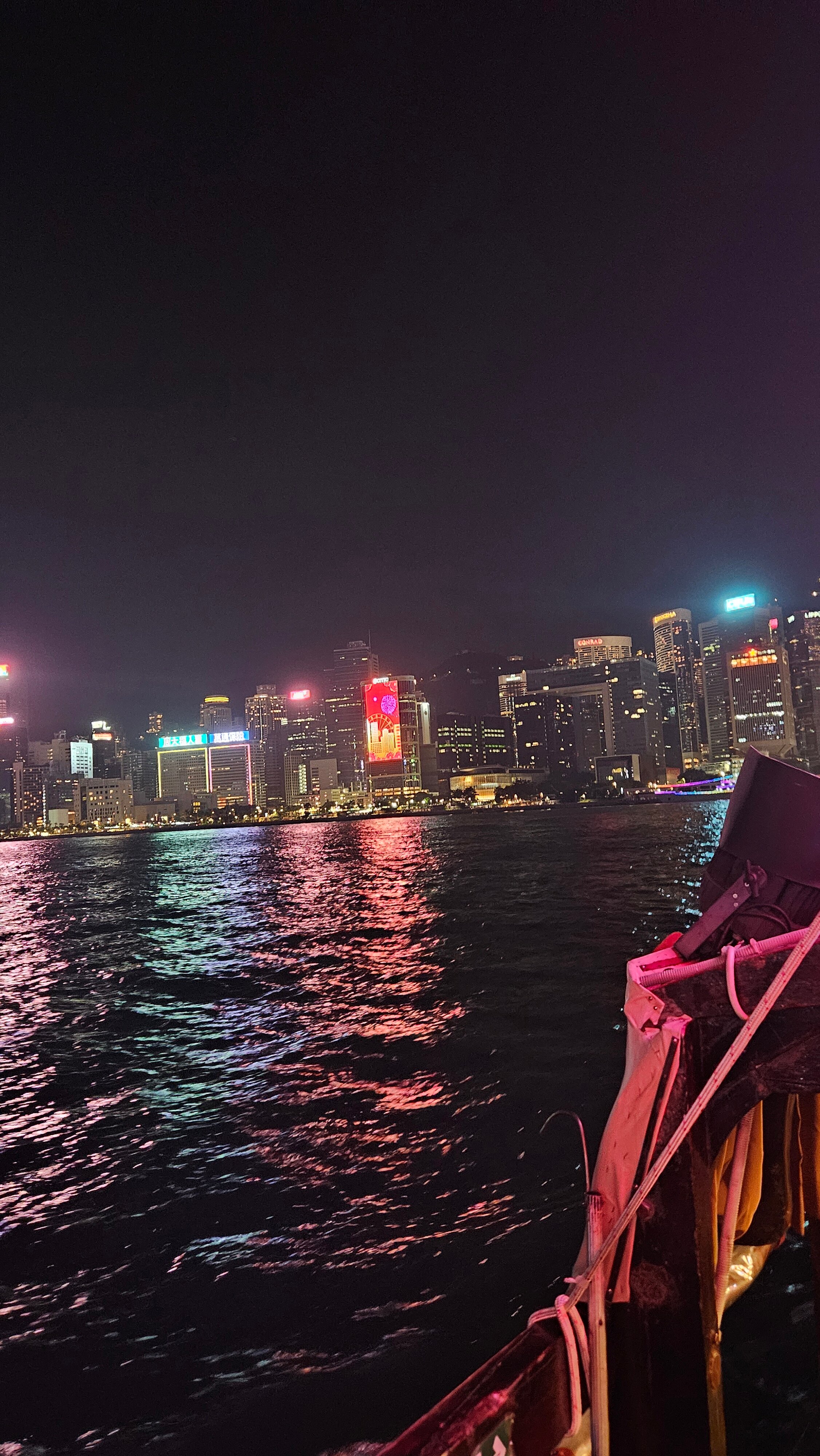 Фото New World Millennium Hong Kong Hotel