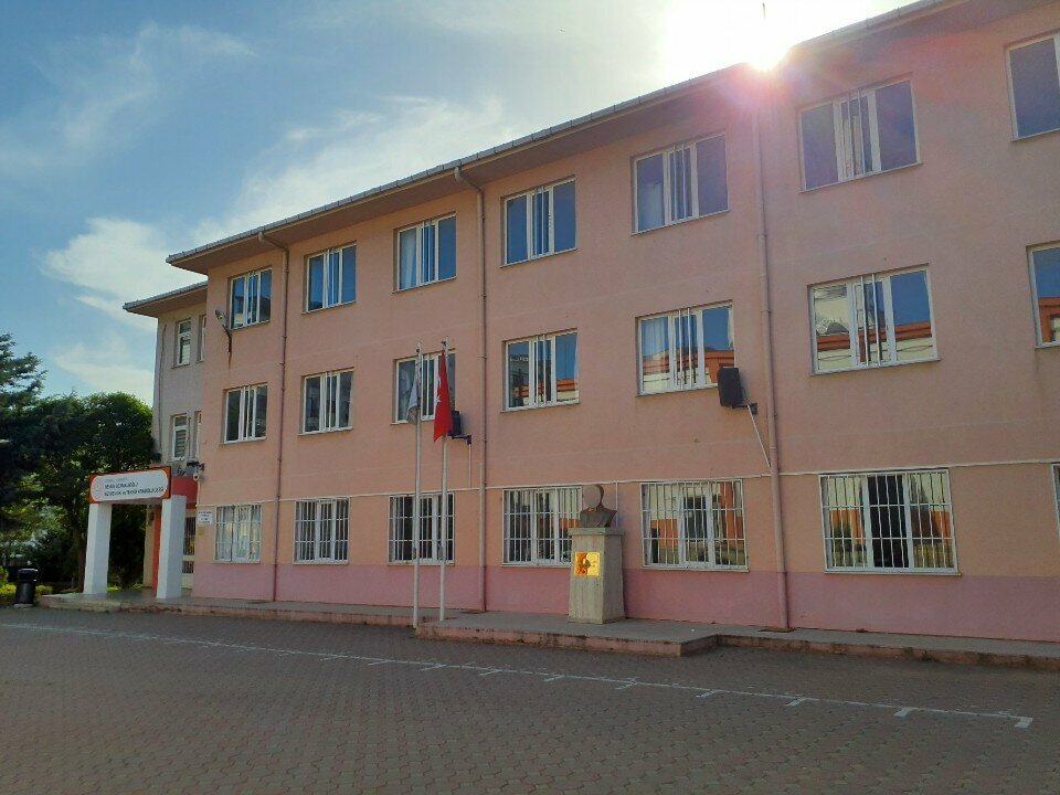 مركز تعليمي Nesrin Ucmaklioglu Girls Vocational and Technical Anatolian Lyceum ، اسطنبول، صورة