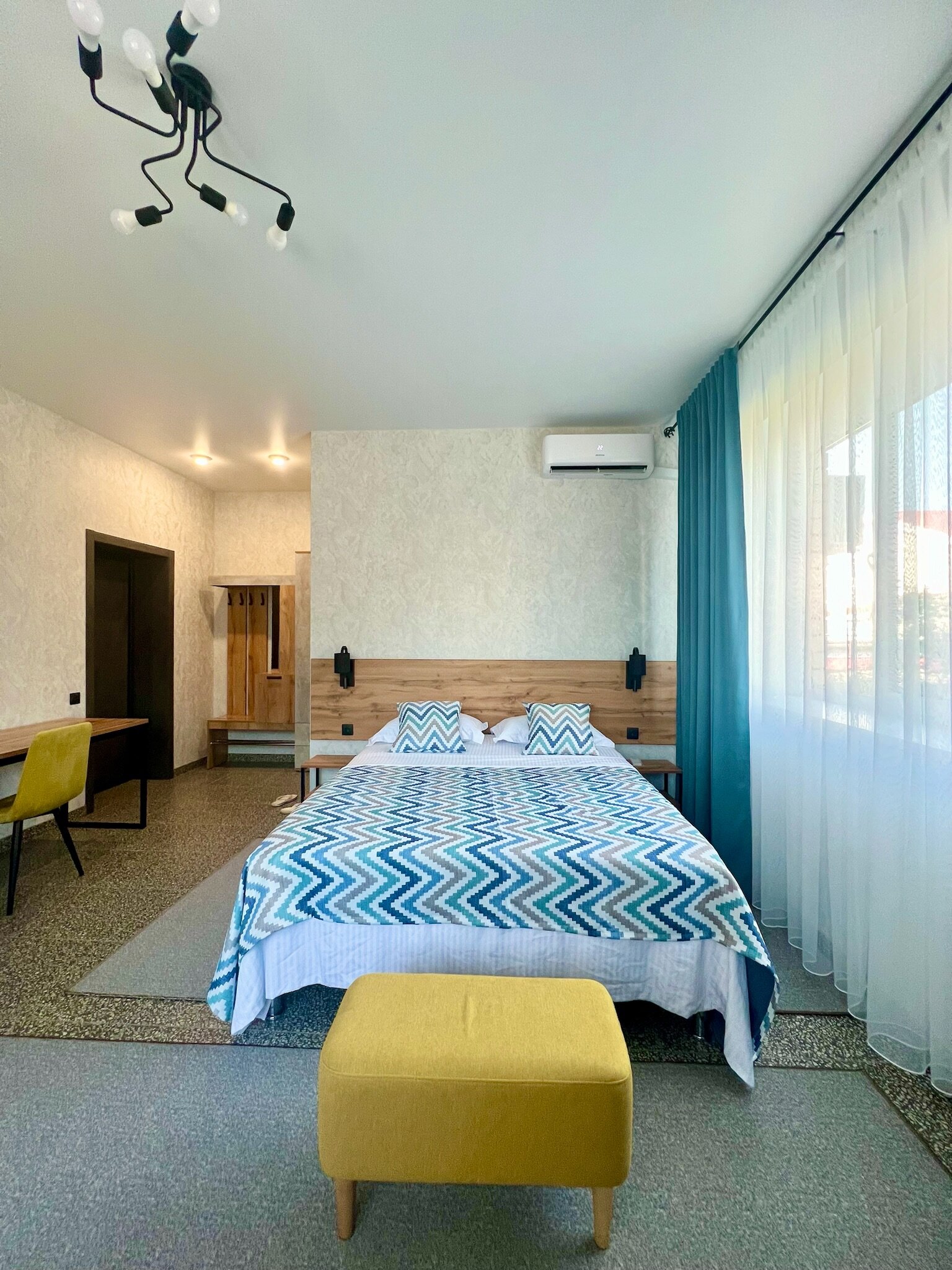 Фото отеля 1