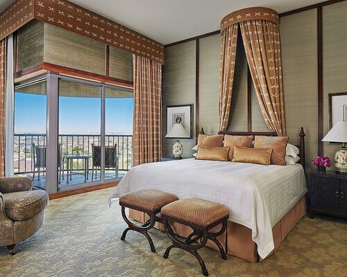 Гостиница Four Seasons Resort and Club Dallas at Las Colinas в Ирвинге