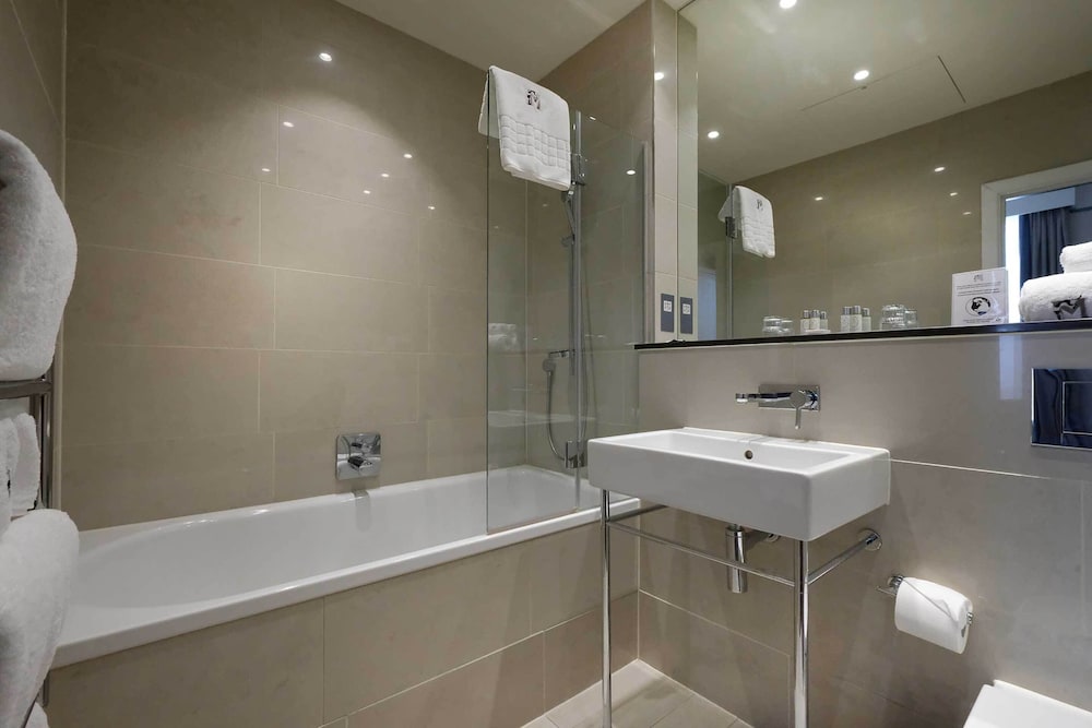 Фото Morton Hotel