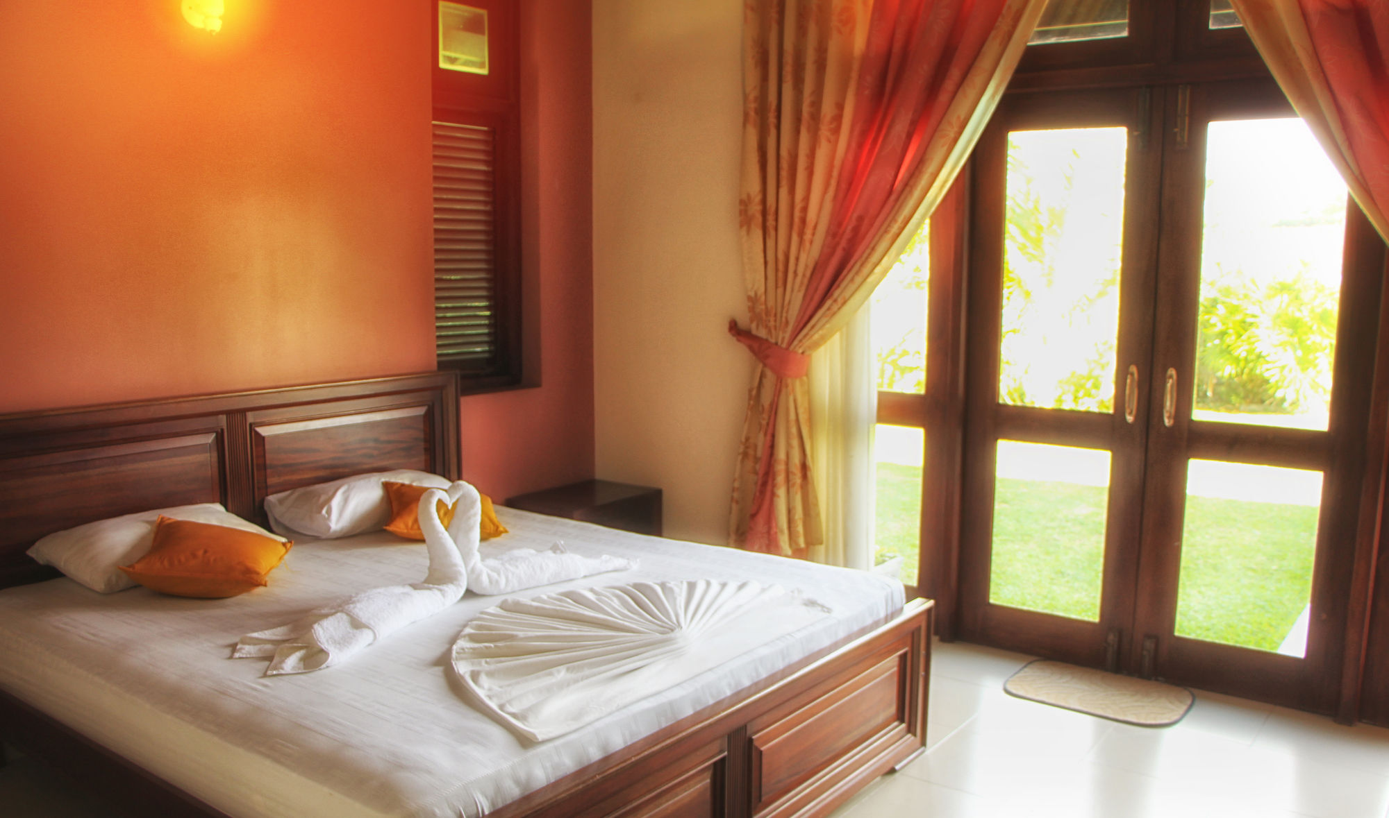 Фото The Airport Villa