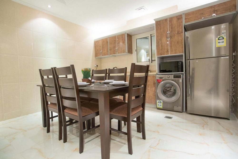 Фото Al Fouz Luxury Hotel Suites