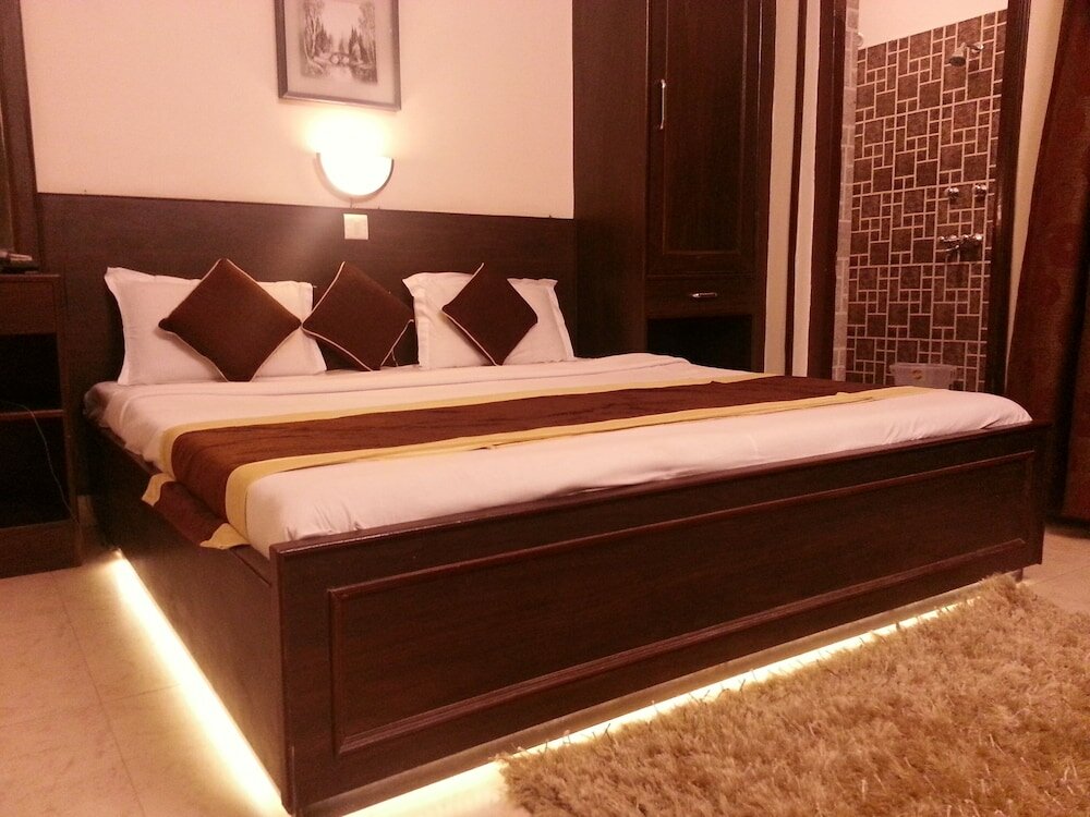 Фото Hotel Varuna