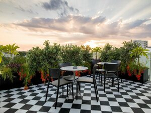 Гостиница LIV Urban Suites Larnaca
