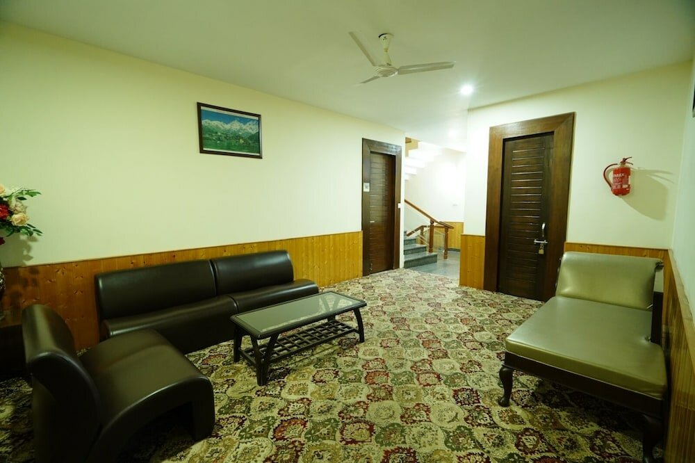 Фото Sterling Banquet and Hotel