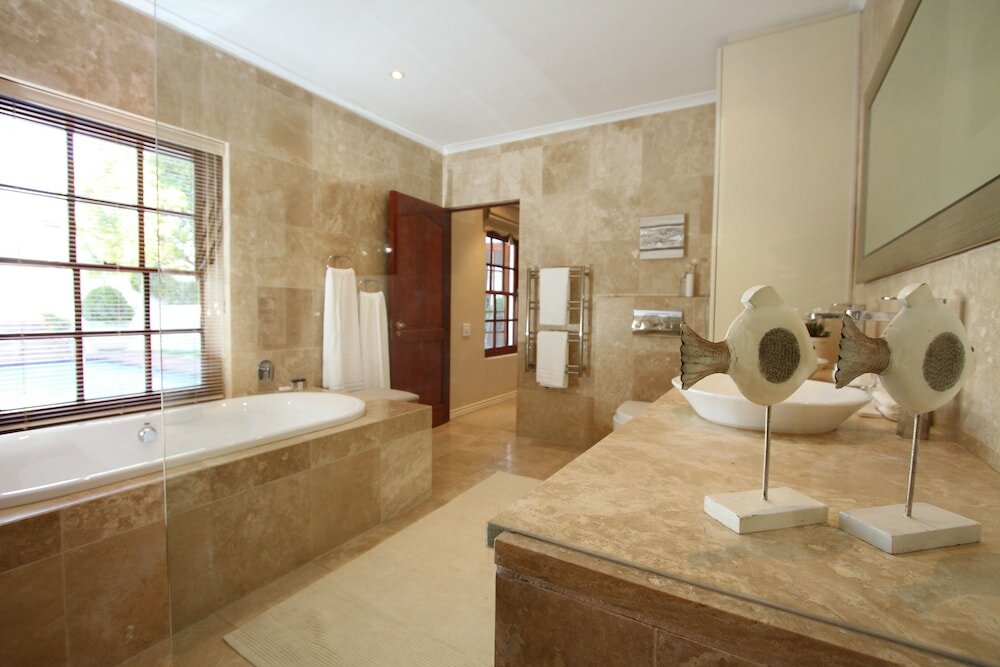 Фото Constantia Garden Suites