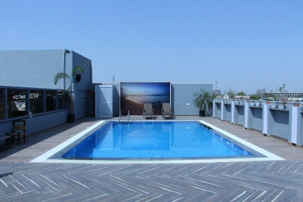 Фото Hotel Crimson Palace