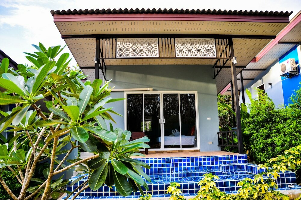 Фото Chomphu Resort