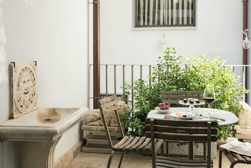 Гостиница Palazzo delle Pietre Luxury Apartments в Риме