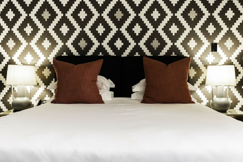 Фото Hallmark Hotel