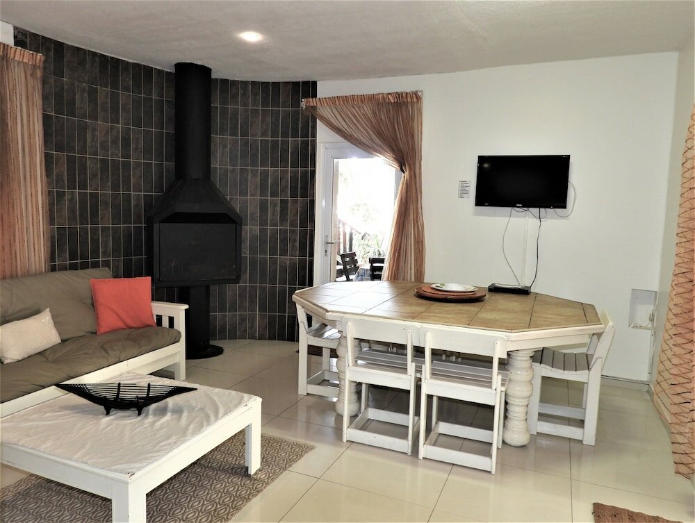 Фото Footprints Self-Catering & B&b