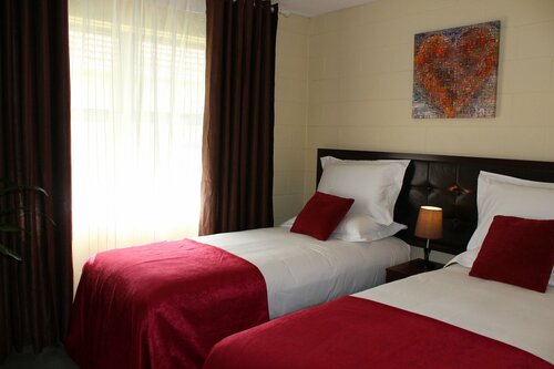 Гостиница Cedar Lodge Motel Hamilton в Гамильтоне