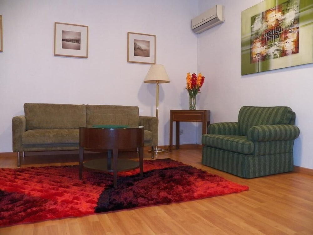 Фото Maytower Apartment