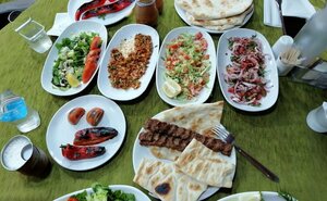 Kozde Bursa Iskender Grill Salon (Bitlis, Tatvan, Sahil Mah., Yeni Çarşı Cad., 8), bar, pub