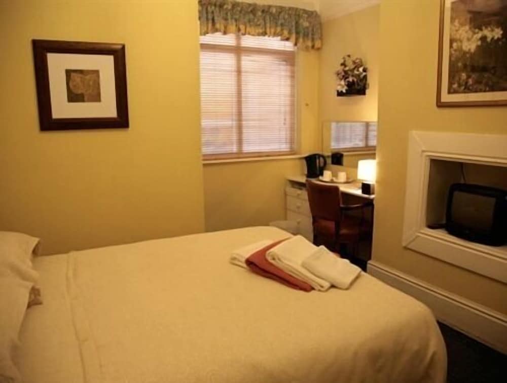 Фото Claremont House