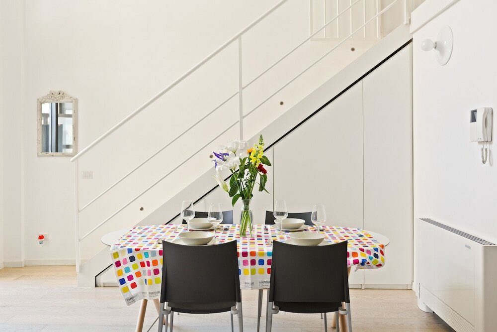 Фото Elegant Loft with balcony