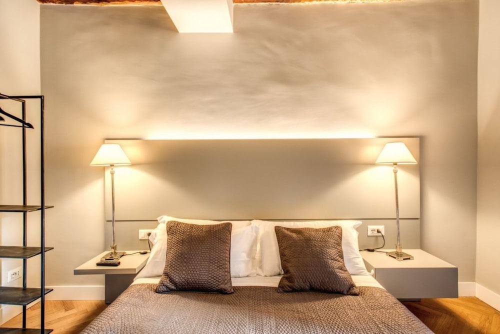 Фото Trevi Fountain Superior 3 bdr apartment