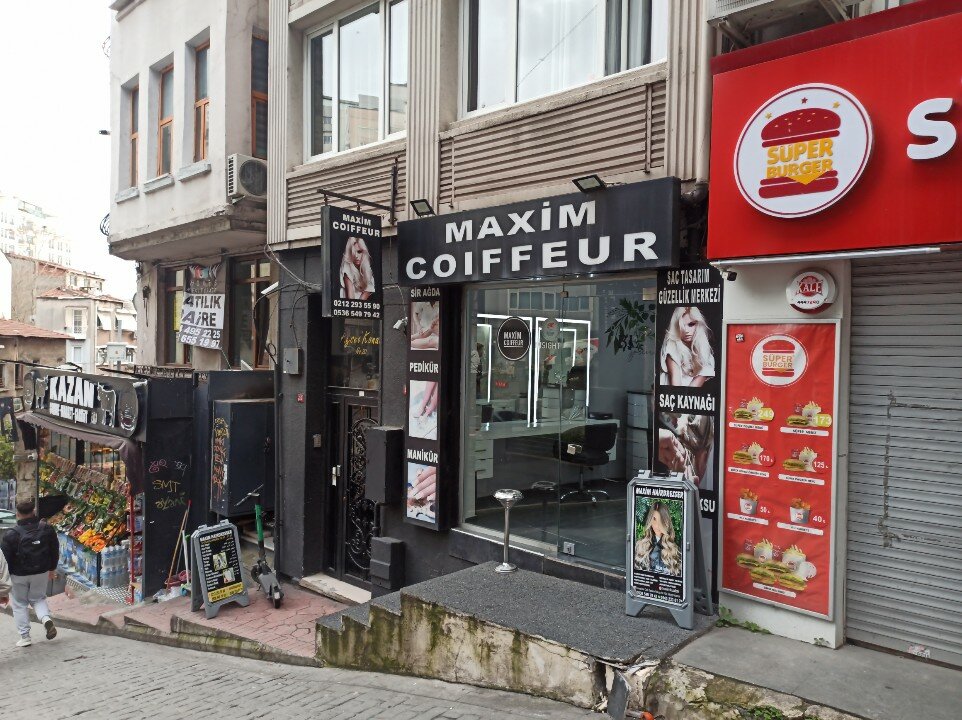 Maxim Hairdresser