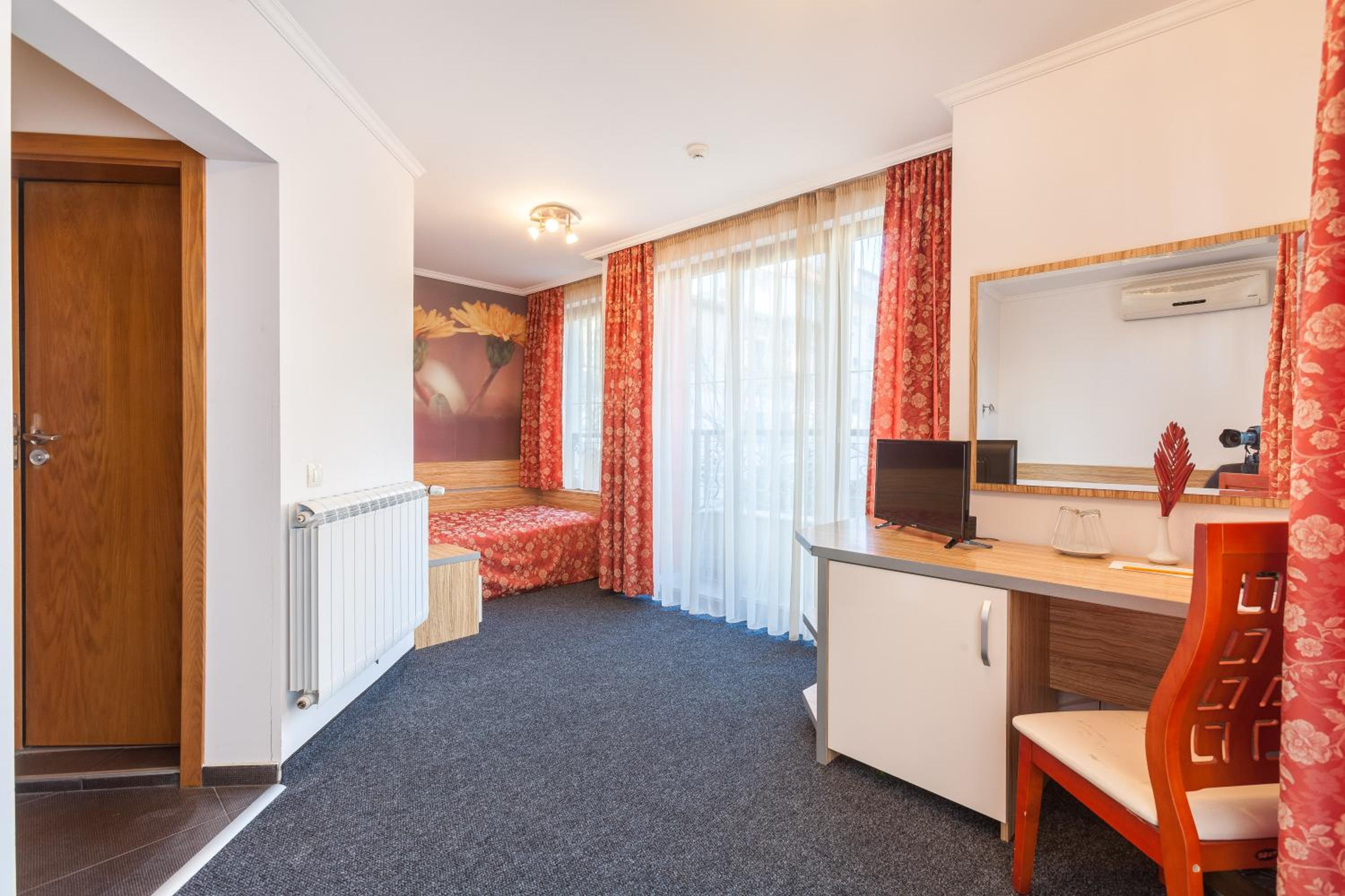 Фото Hotel Opera Burgas