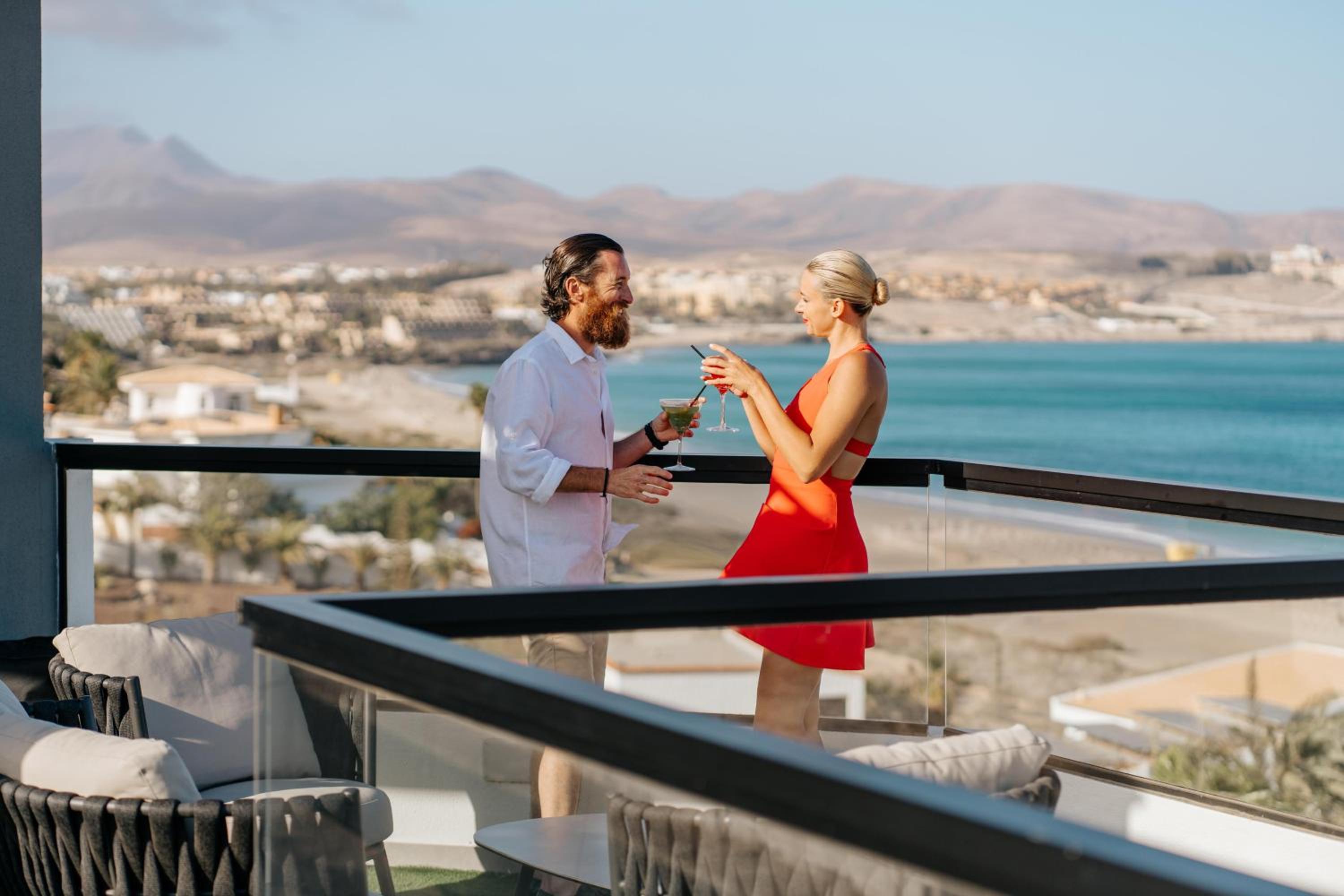 Фото R2 Higos Beach Apartments