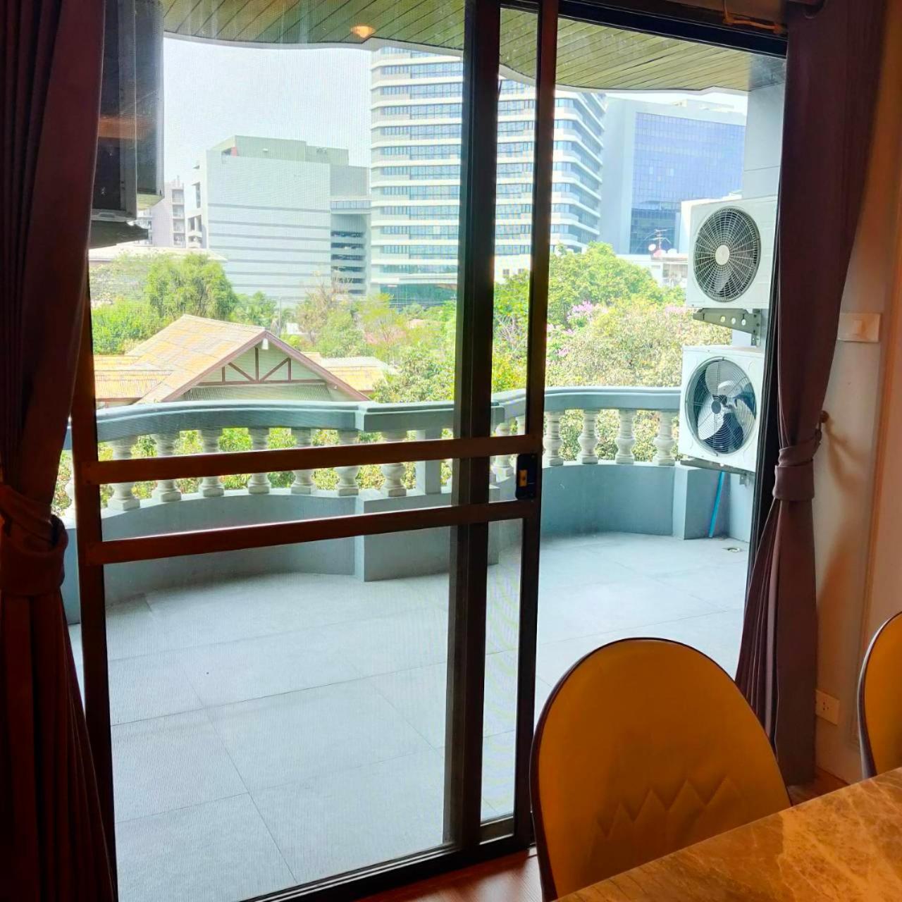 Фото Boss Mansion