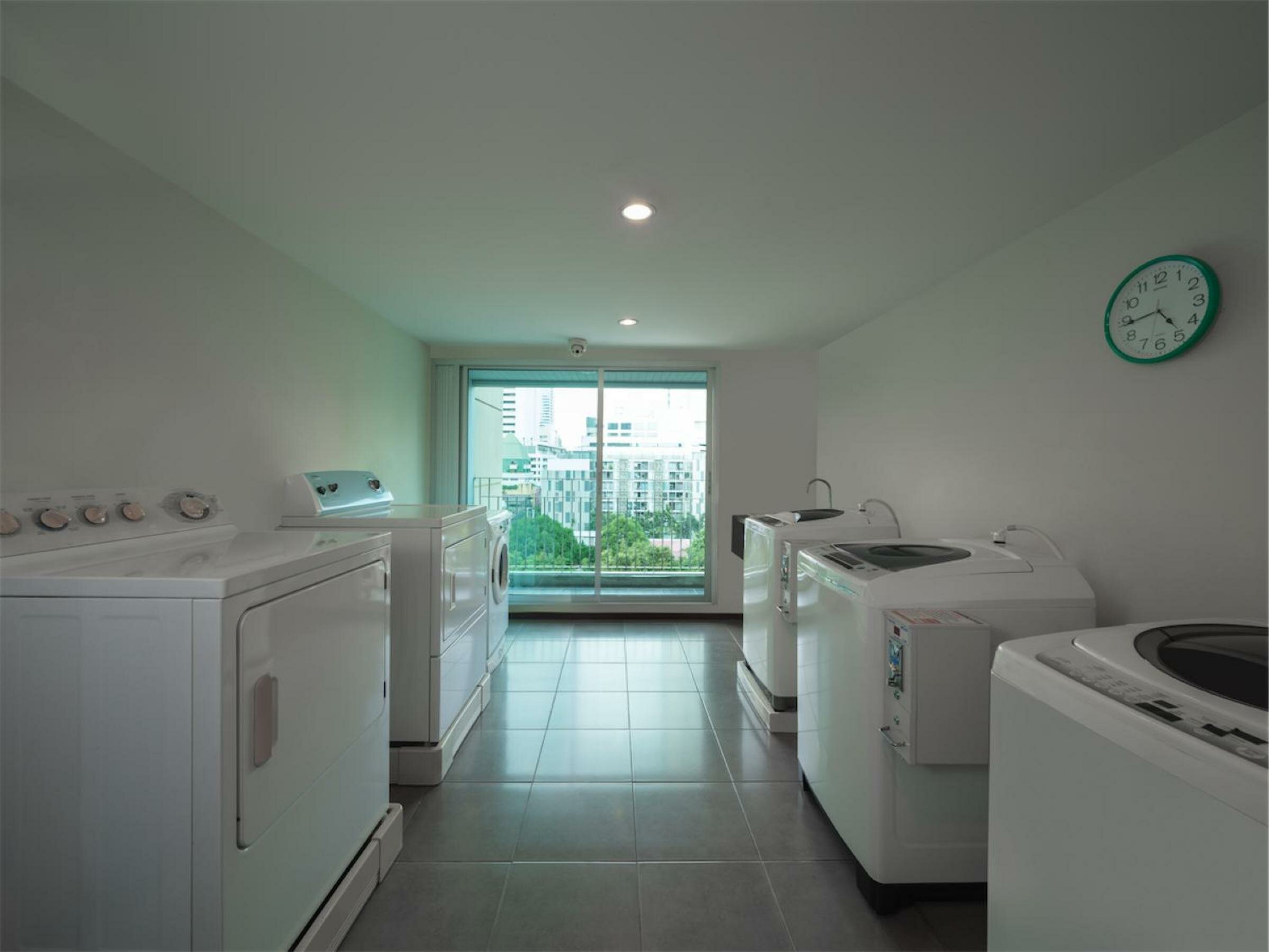 Фото Silom Lofts Hotel