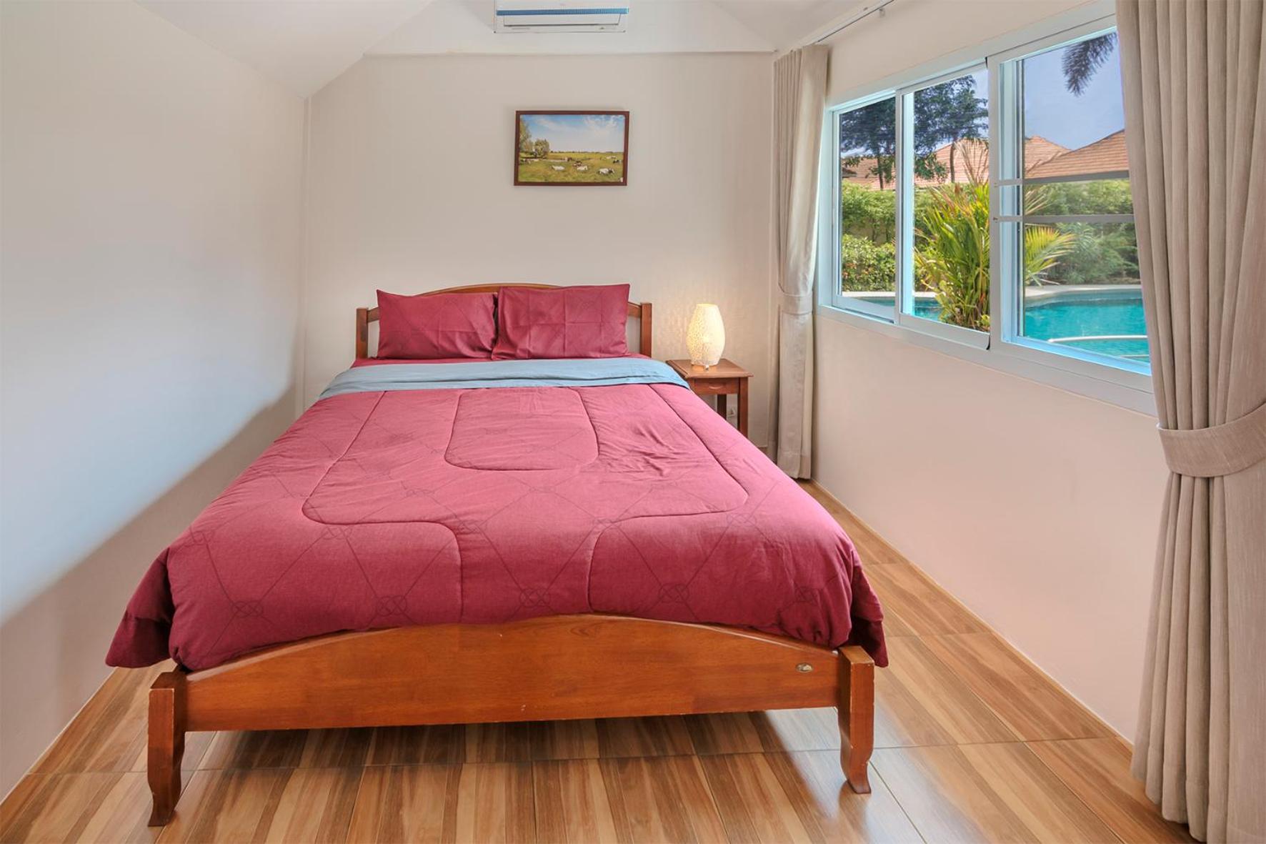 Фото Pattaya Hill, Near the City and Beach