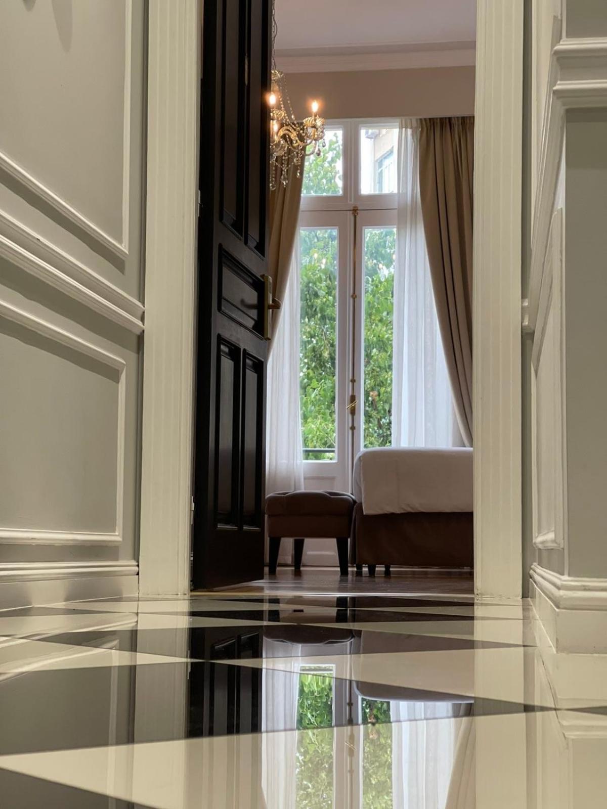 Фото Athens Mansion Luxury Suites