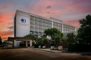 Гостиница DoubleTree by Hilton Hotel Dallas – Love Field