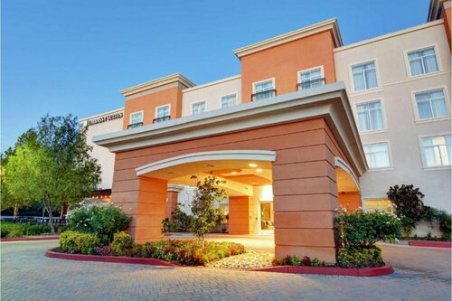 Гостиница Embassy Suites by Hilton Valencia в Санта-Кларите