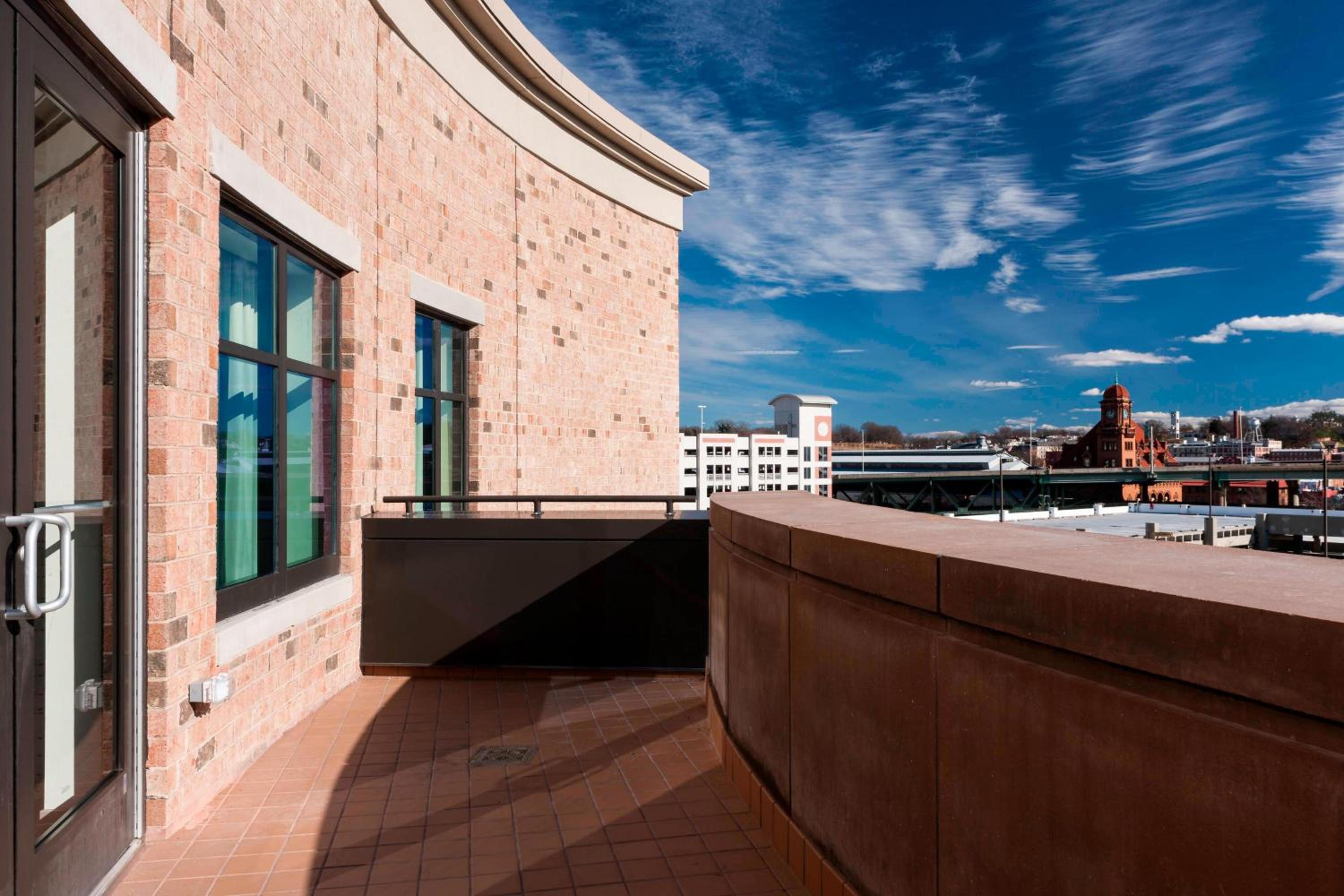 Фото Residence Inn by Marriott Richmond Downtown