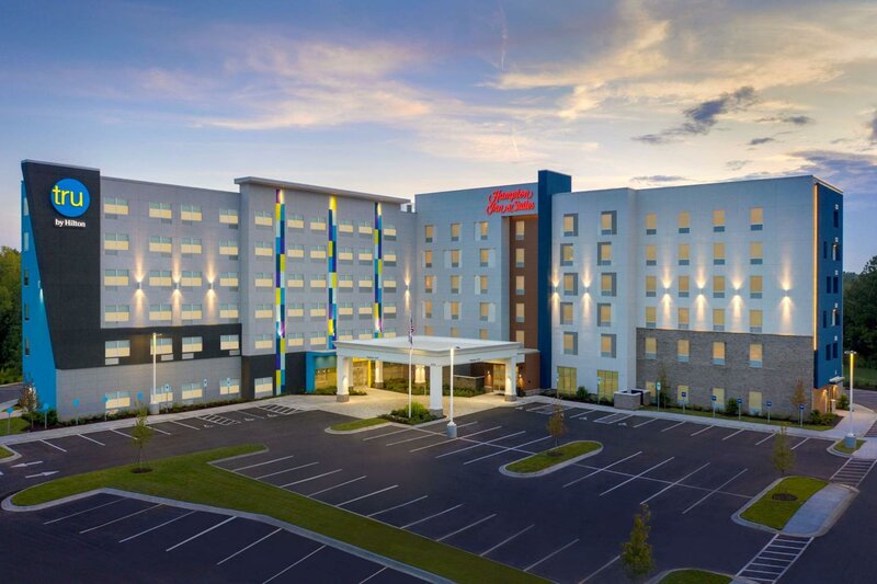 Гостиница Hampton Inn & Suites Charlotte Airport Lake Pointe в Шарлотте