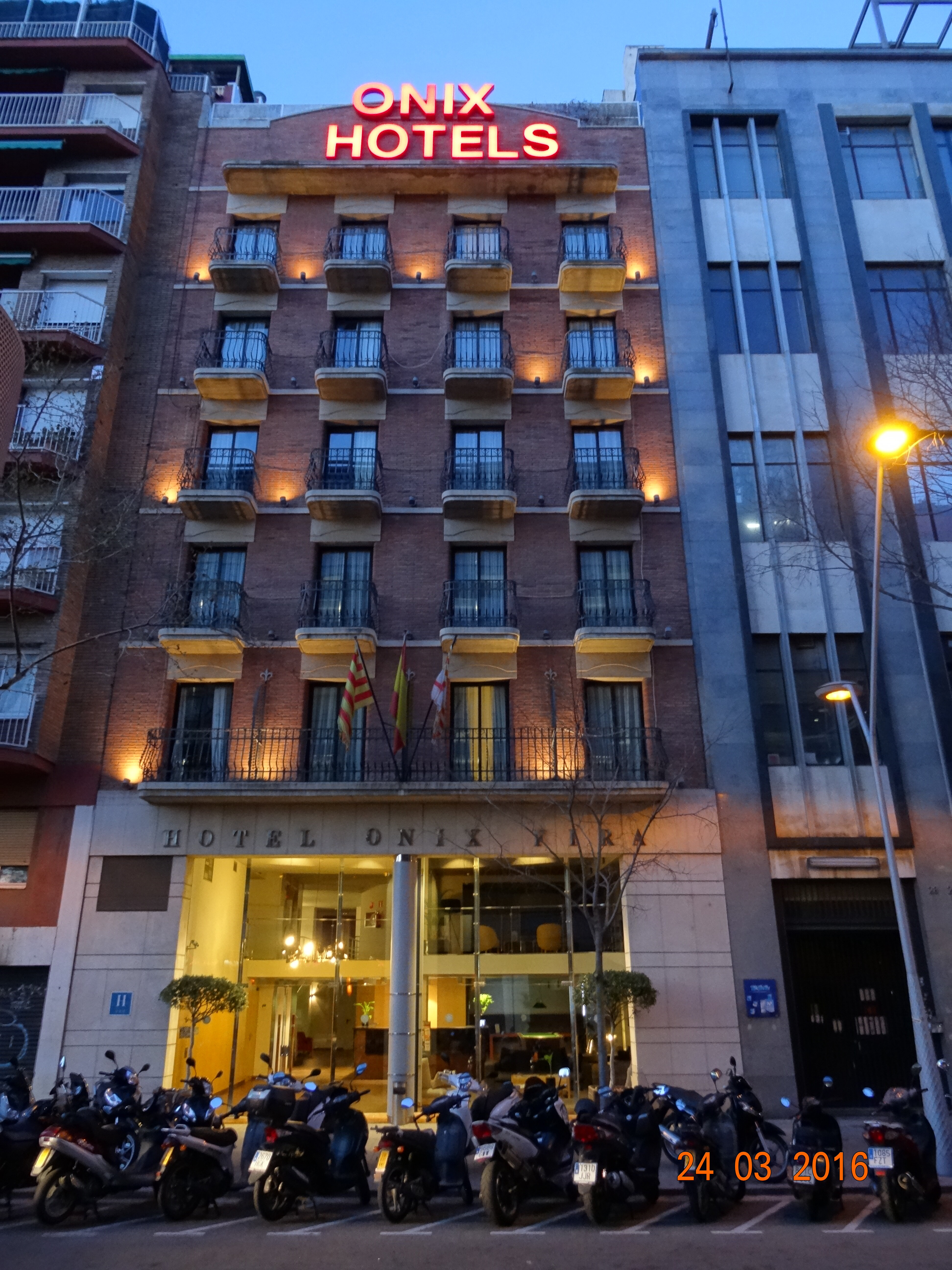 Фото отеля 1