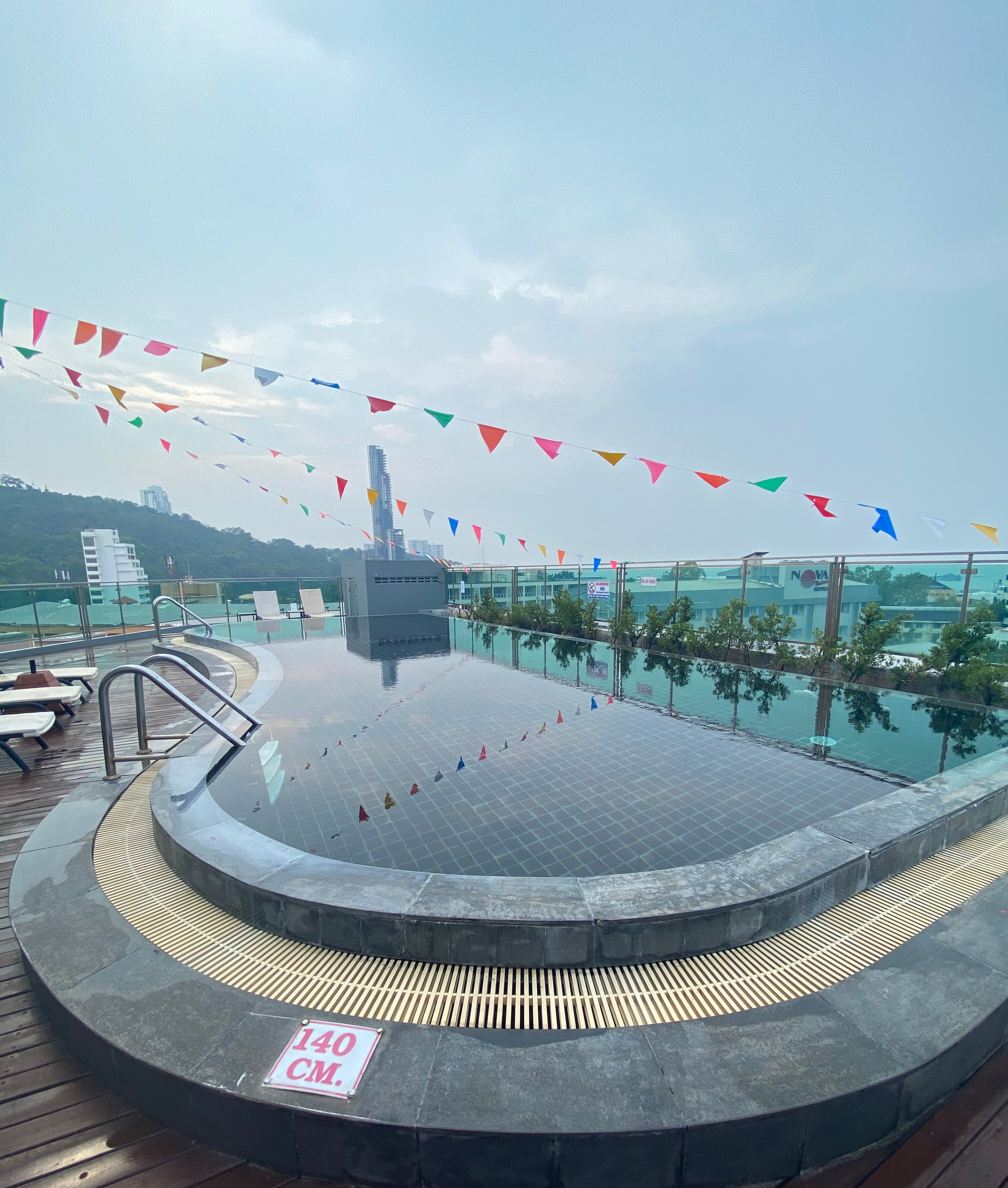 Фото The Sun Xclusive