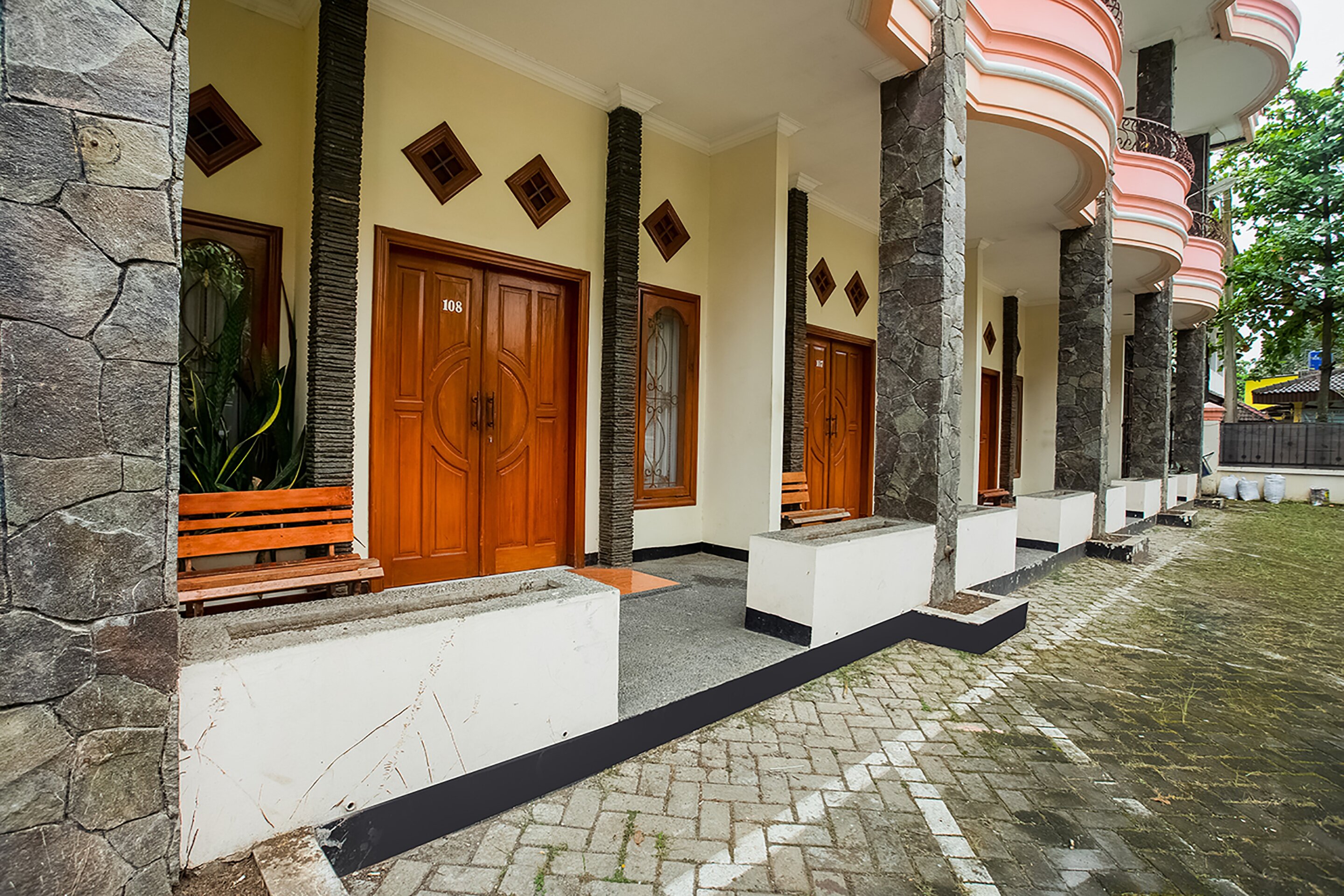 Фото Super Oyo 3406 Pandu Prima Guest House Syariah