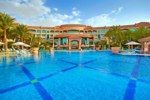 Гостиница Al Raha Beach Hotel в Абу-Даби