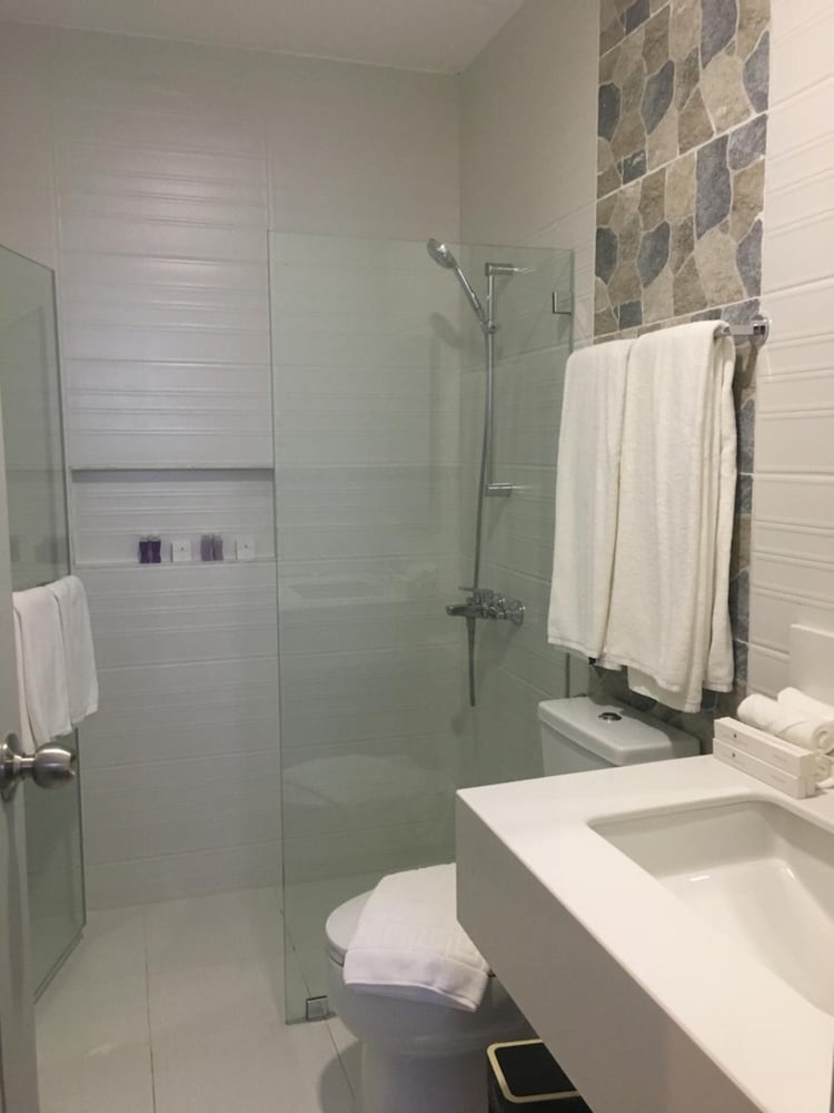 Фото Amethyst Boutique Hotel Cebu