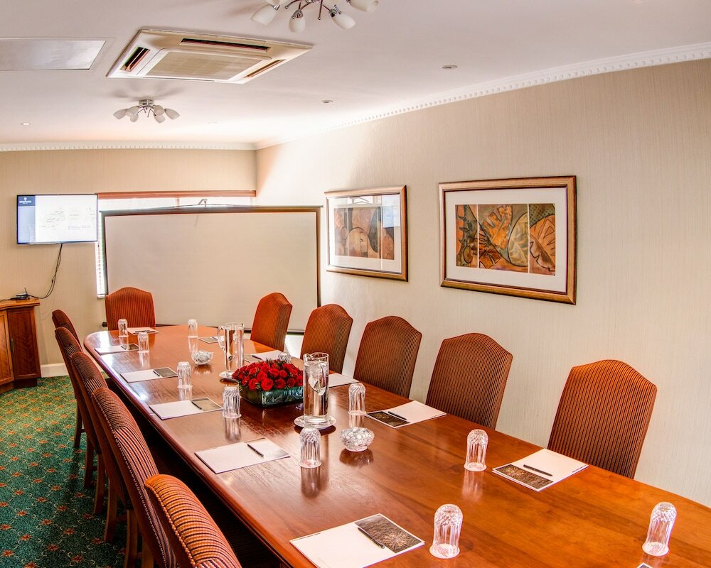 Фото Courtyard Hotel Sandton