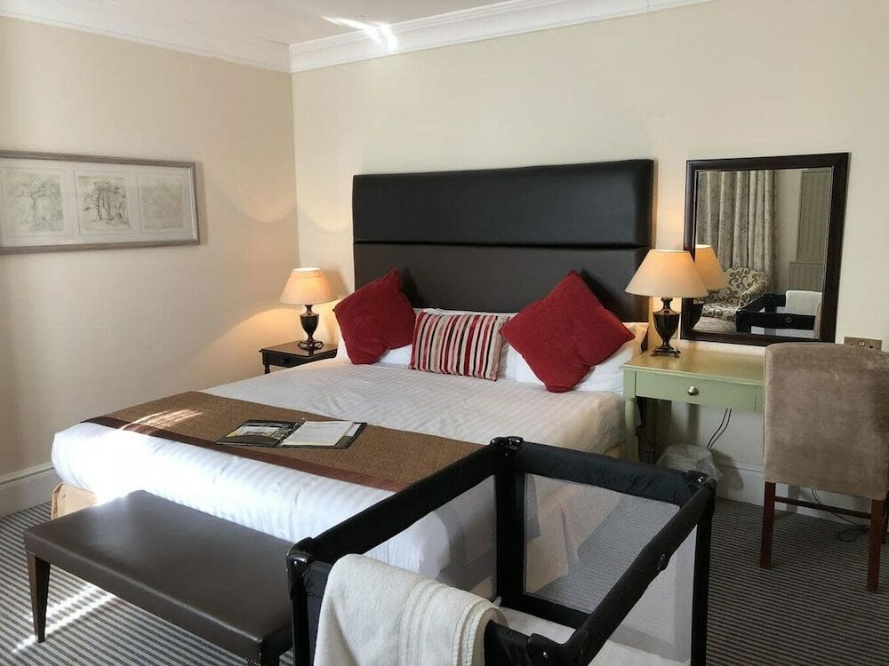 Фото Kingston Lodge Hotel