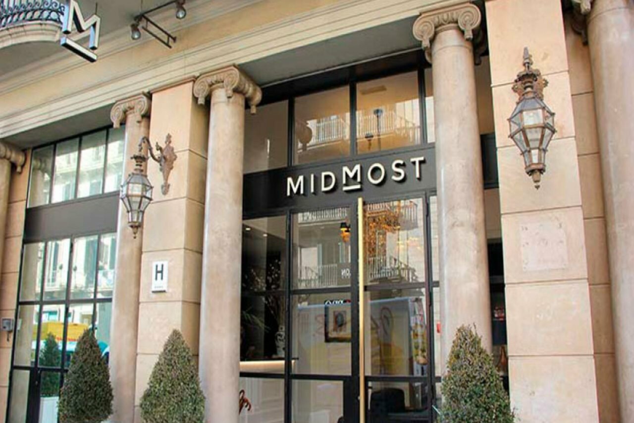 Фото Midmost Barcelona  by Majestic Hotel Group