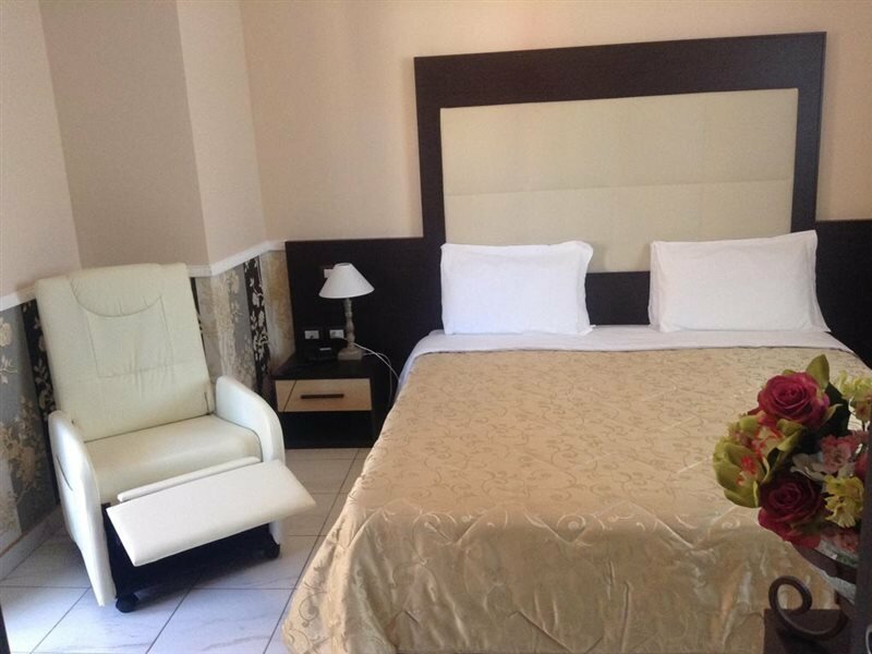 Фото Hotel De La Ville Relais