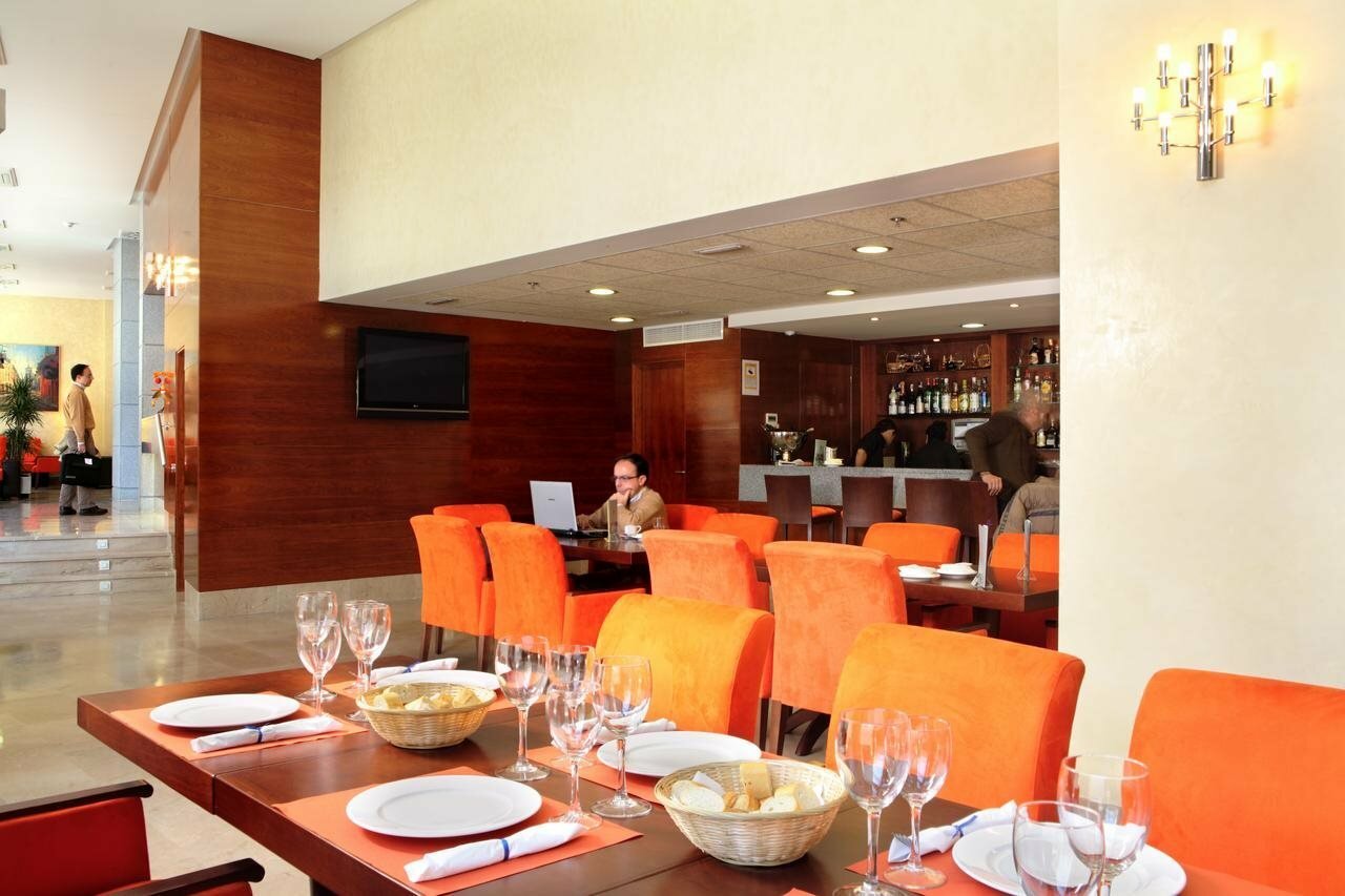 Фото Hotel Porcel Ganivet