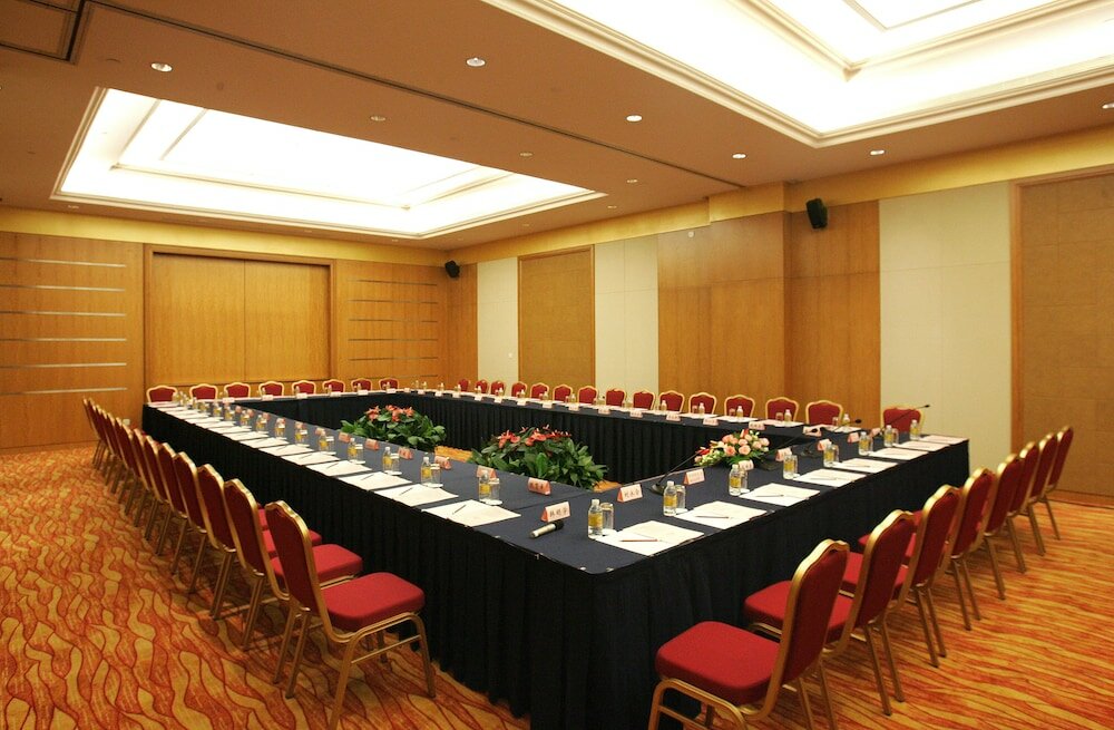 Фото Oriental Riverside Bund View Hotel