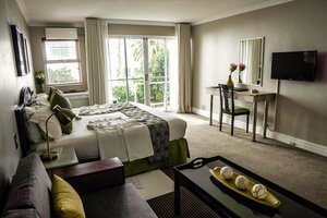 Гостиница Bantry Bay Suite Hotel
