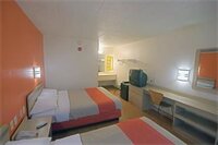 Фото Super 8 by Wyndham Charleston Wv